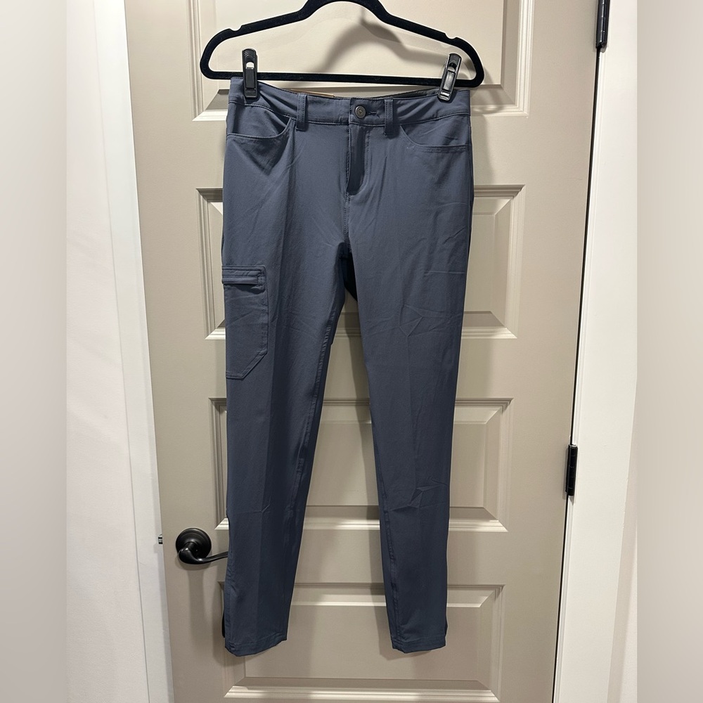NWT Patagonia Women’s Blue Skyline Traveler Pants Size 4 Short, Slim Fit